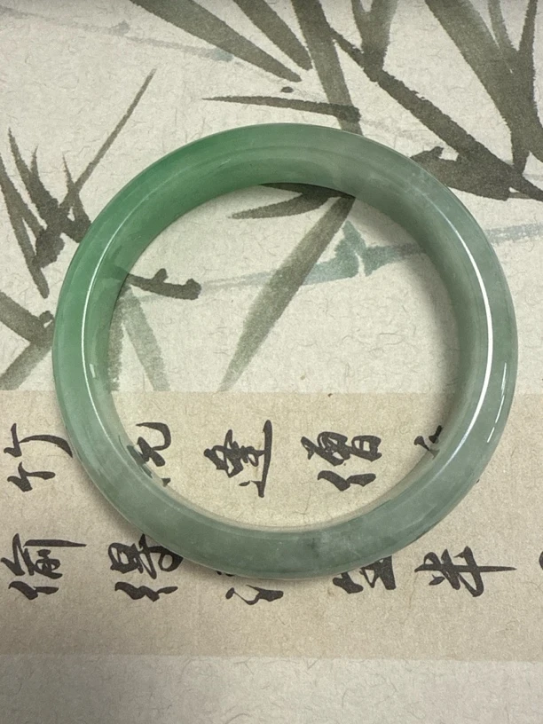 X172-五六加缅甸绿水翡翠手镯