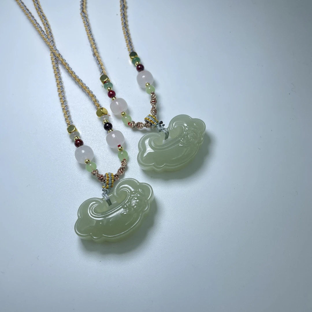 天然和田玉 蜂蜜水祥云吊坠H136（多样性发货拍一发一）