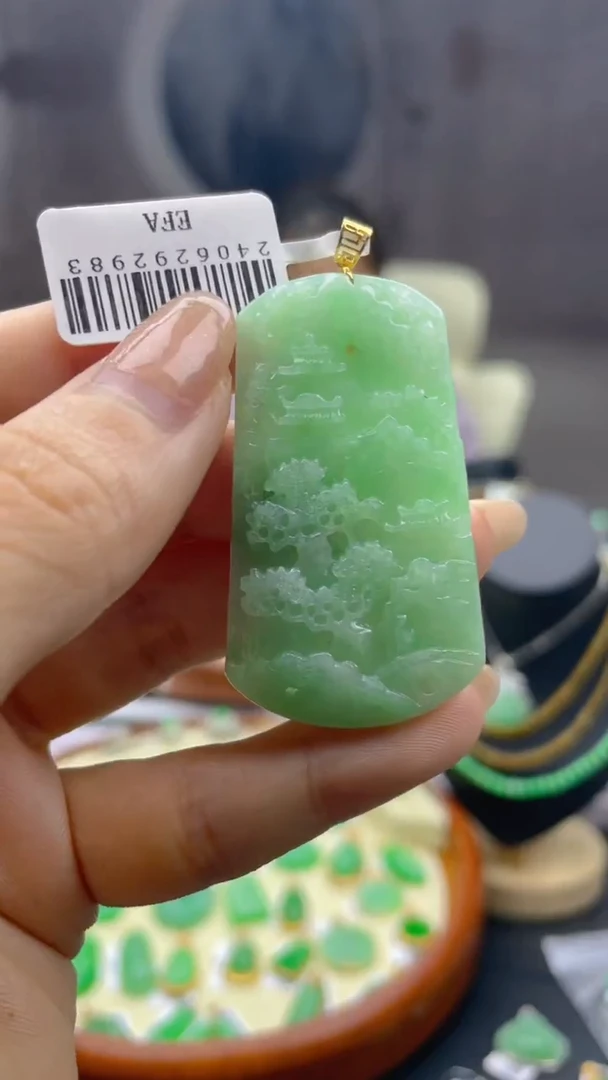 【闪购商品】翡翠吊坠(不含链)18K金镶嵌缅甸翡翠A货 包邮