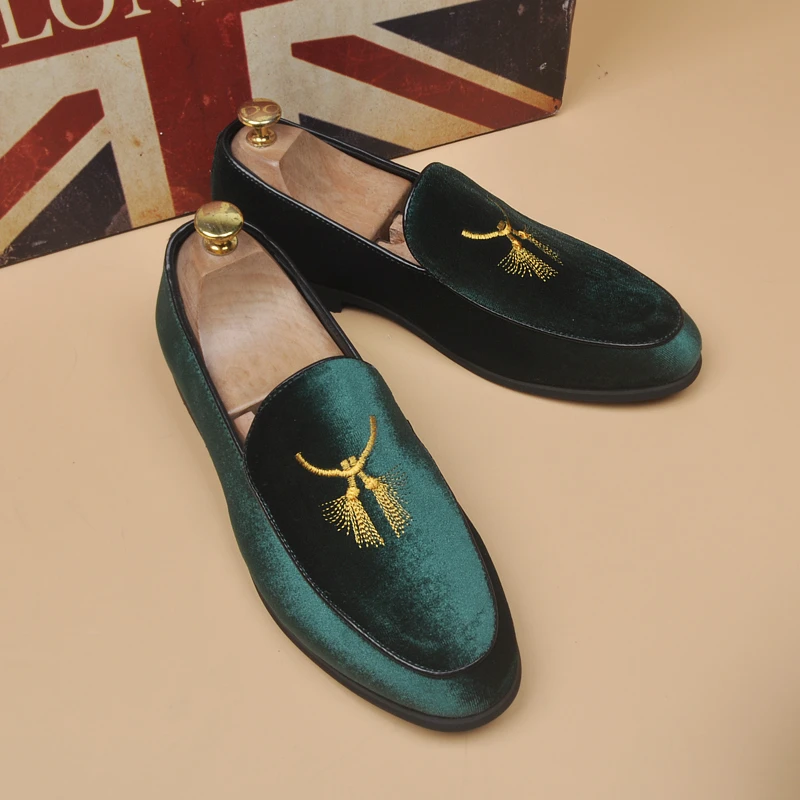 男士韩版潮流百搭透气豆豆鞋个性尖头时尚内增高灯芯绒休闲皮鞋子