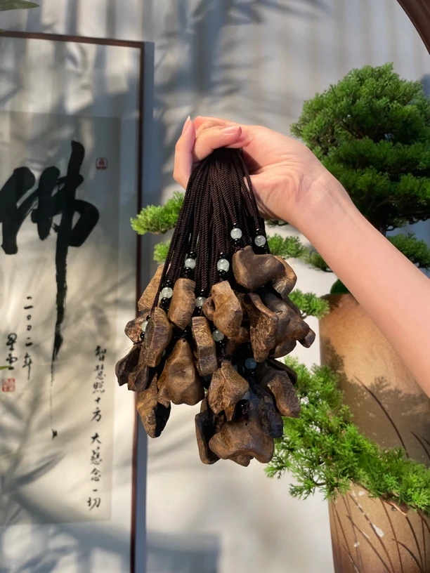 绿棋楠沉香板头吊坠老料留香一辈子大规格多样性发一条