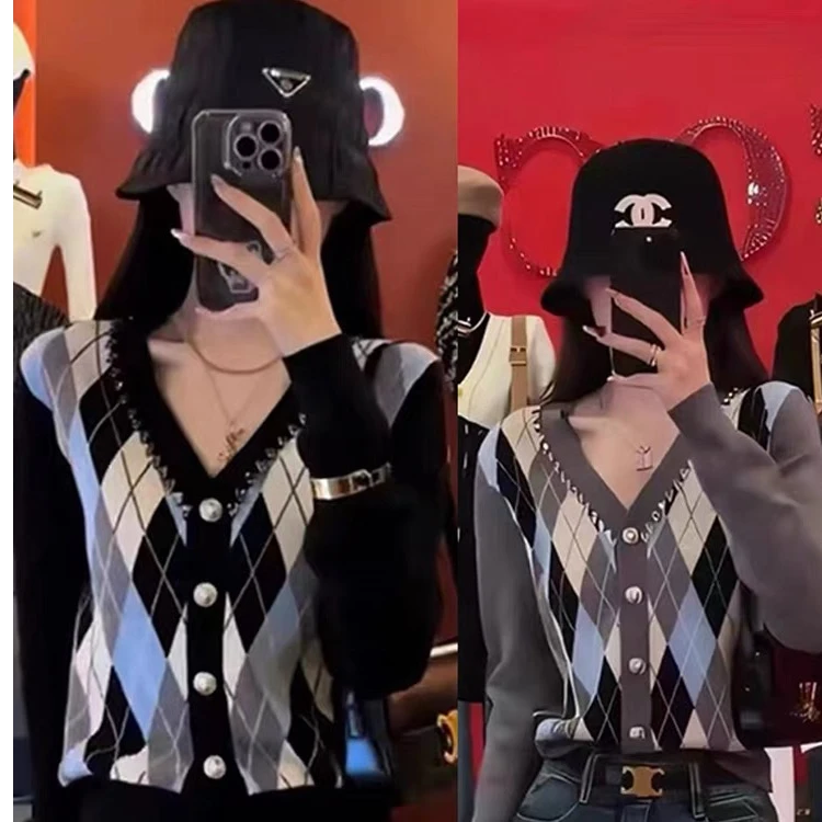 欧货镶钻菱格V领毛衣开衫女秋季时尚撞色针织衫外套百搭短款上衣