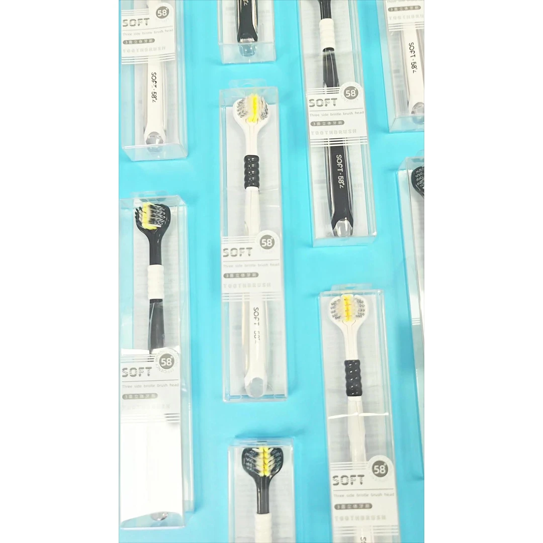 小牛历险记独立透明包装三色毛螺旋丝三面牙刷家用大人软毛牙刷