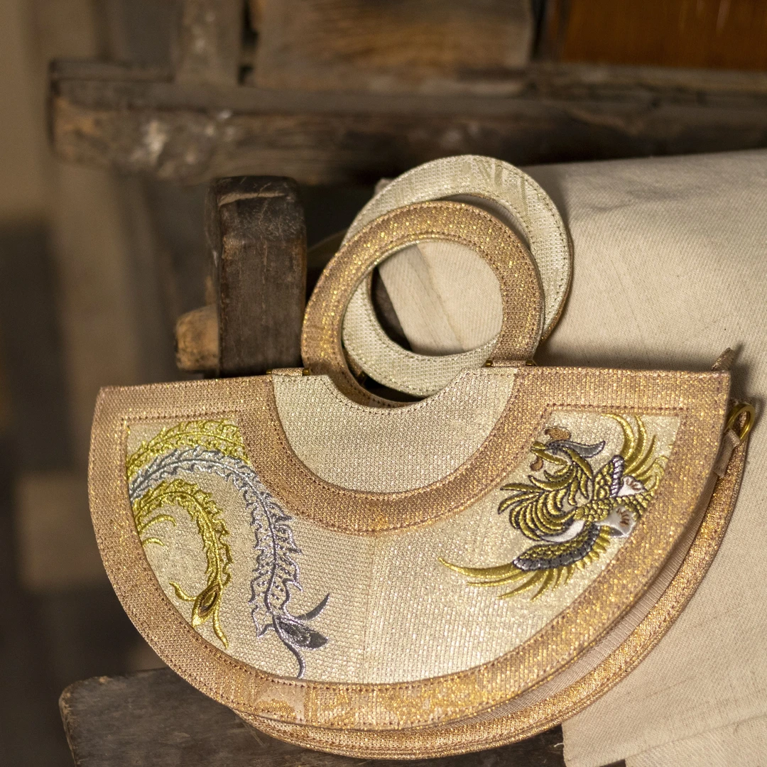 九丁端花萝龙凤刺绣扇子手提包