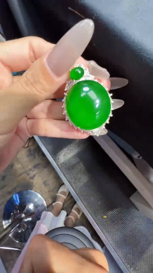 【闪购商品】定制翡翠未镶嵌吊坠1