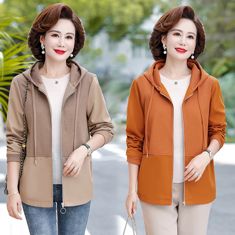 年轻妈妈春秋装宽松外套洋气上衣新款中老年女士连帽风衣短款夹克