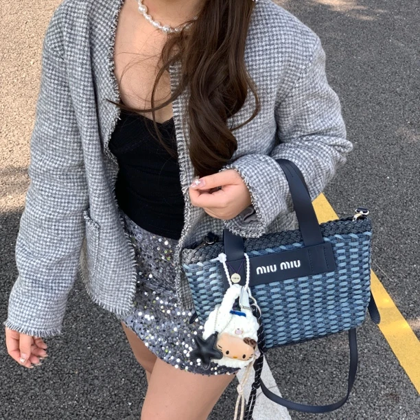 95新 MIU MIU/缪缪 95新牛仔丹宁拼色编制菜篮子手提包
