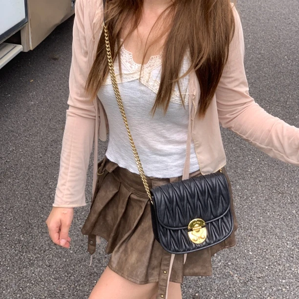 95新 MIU MIU/缪缪 黑金褶皱猪鼻子链条小猪包