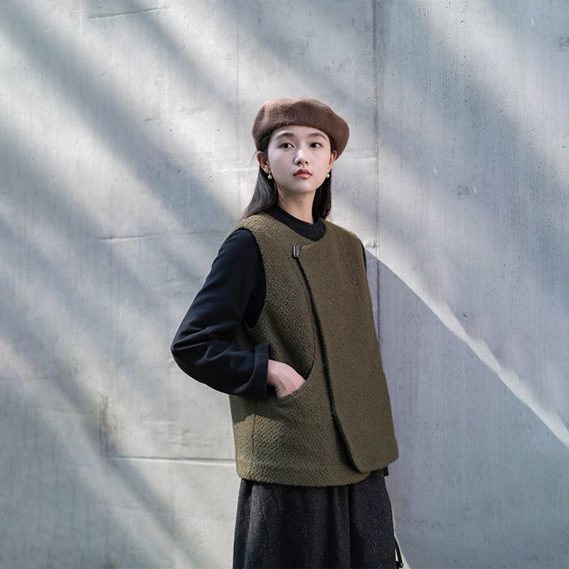 言作原创冬新品日本进口羊毛圈圈纱保暖复古毛呢马甲 长出青苔 二