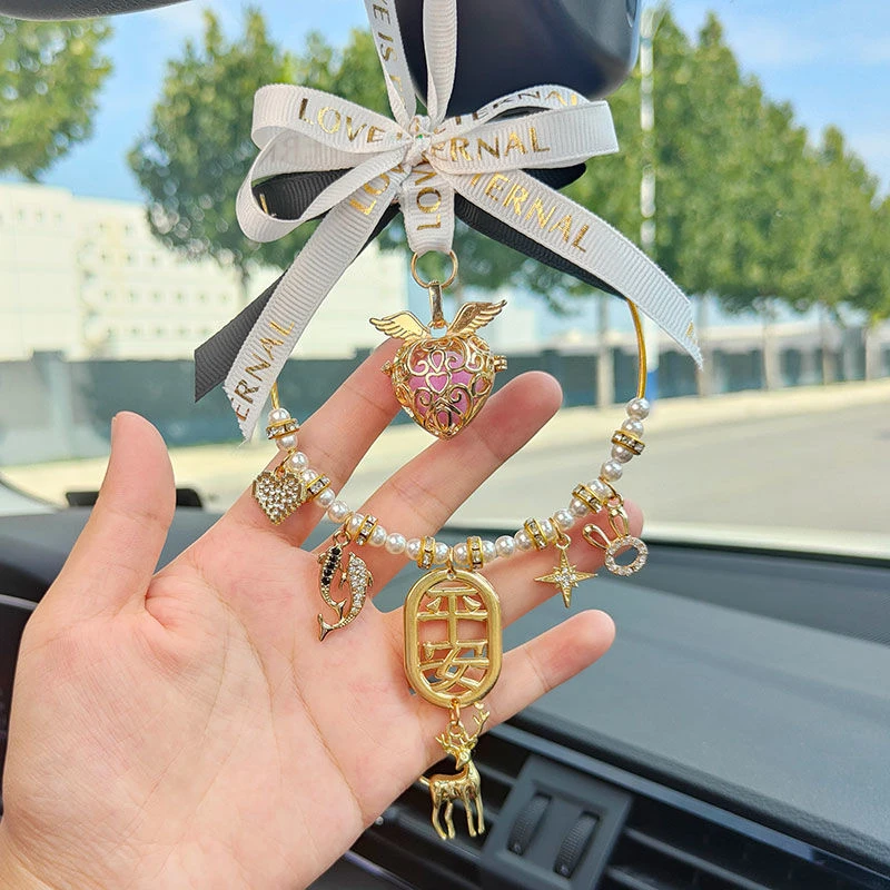 汽车车内高档香薰车内挂饰创意后视镜吊饰车载挂件装饰网红款车饰