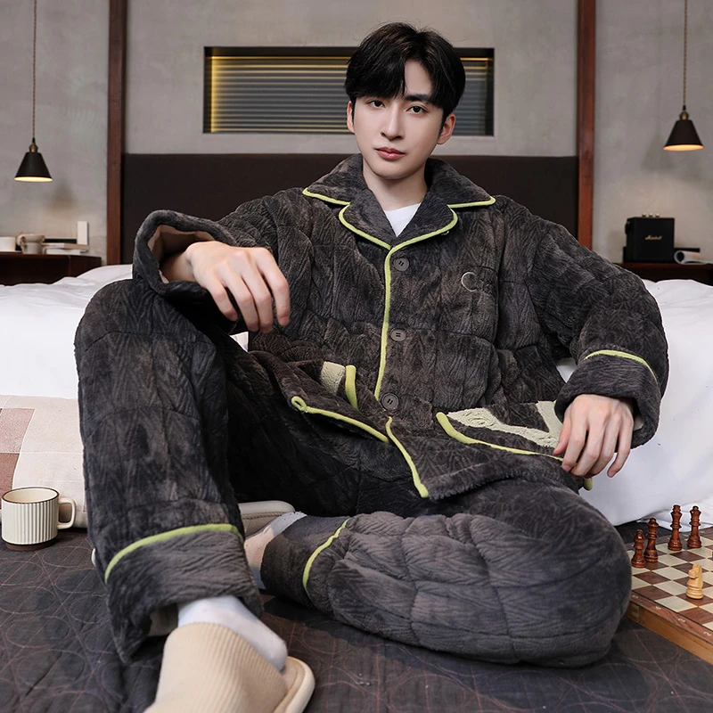 珊瑚绒睡衣男款秋冬季三层夹棉加厚加绒男士保暖可外穿家居服套装