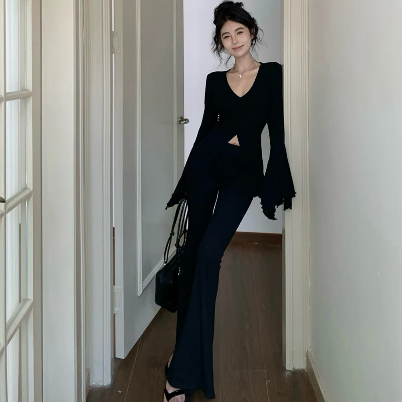 2025早春季新款美式辣妹风修身显瘦T恤女喇叭袖V领开叉黑色上衣潮