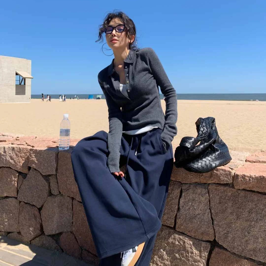 美式复古灰色t恤2025春季新款设计感百搭修身显瘦内搭打底衫上衣