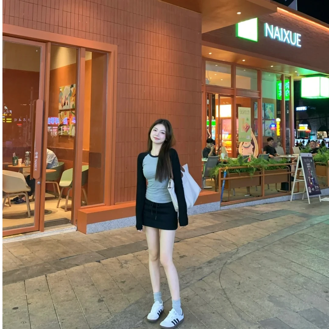 2025早秋新款时尚T恤气质显瘦网红休闲百搭炸街小个子洋气上衣