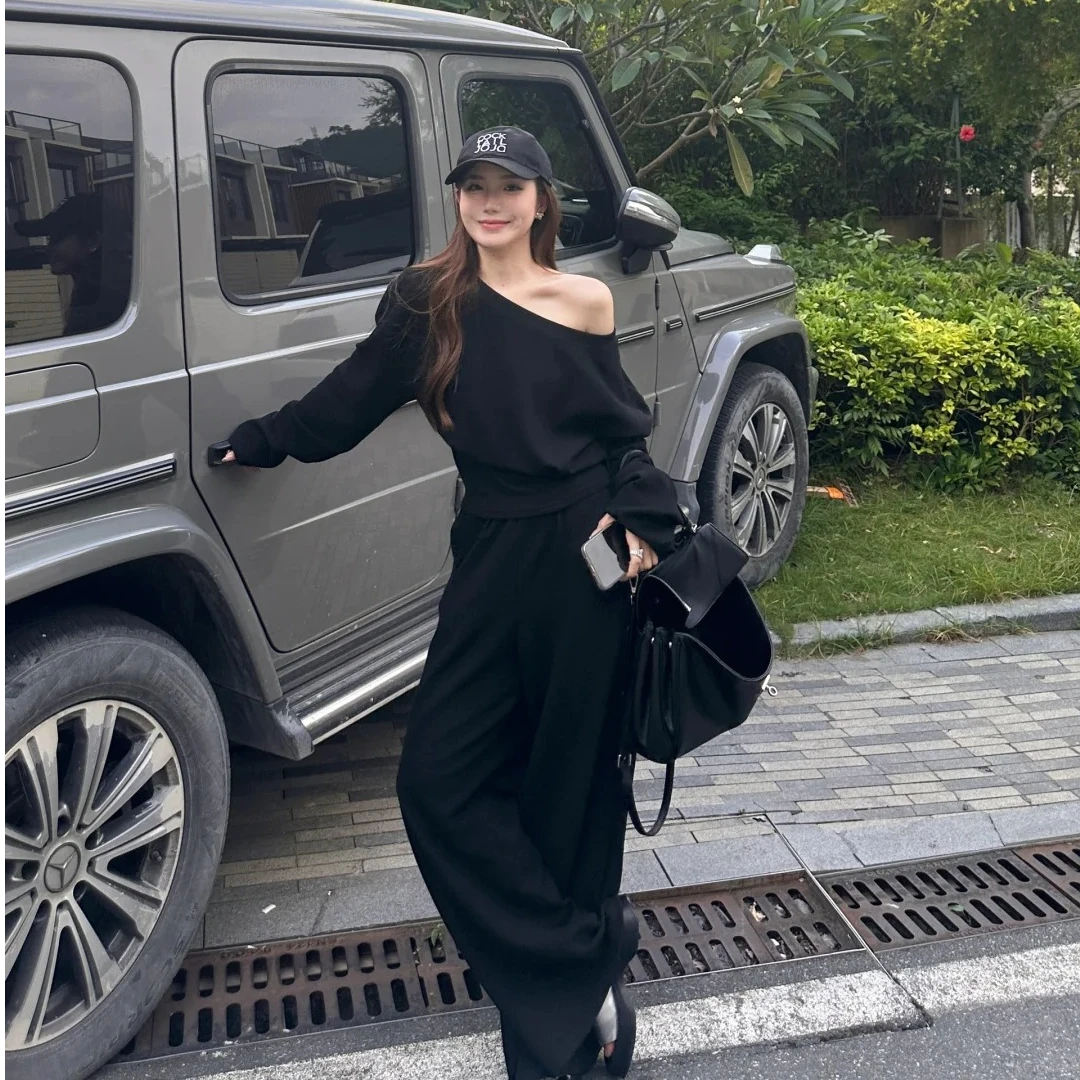 2025早秋新款时尚套装露肩气质显瘦长袖运动气质休闲黑色两件套