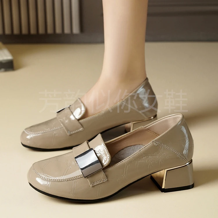 WWJ圆头乐福鞋时尚百搭粗跟方头秋季春季漆皮跟鞋女鞋单鞋低跟