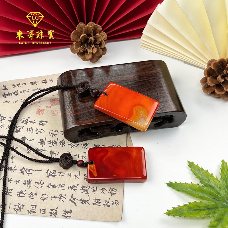 女神节福利【来哥严选】天然老矿战国红气质无事牌吊坠
