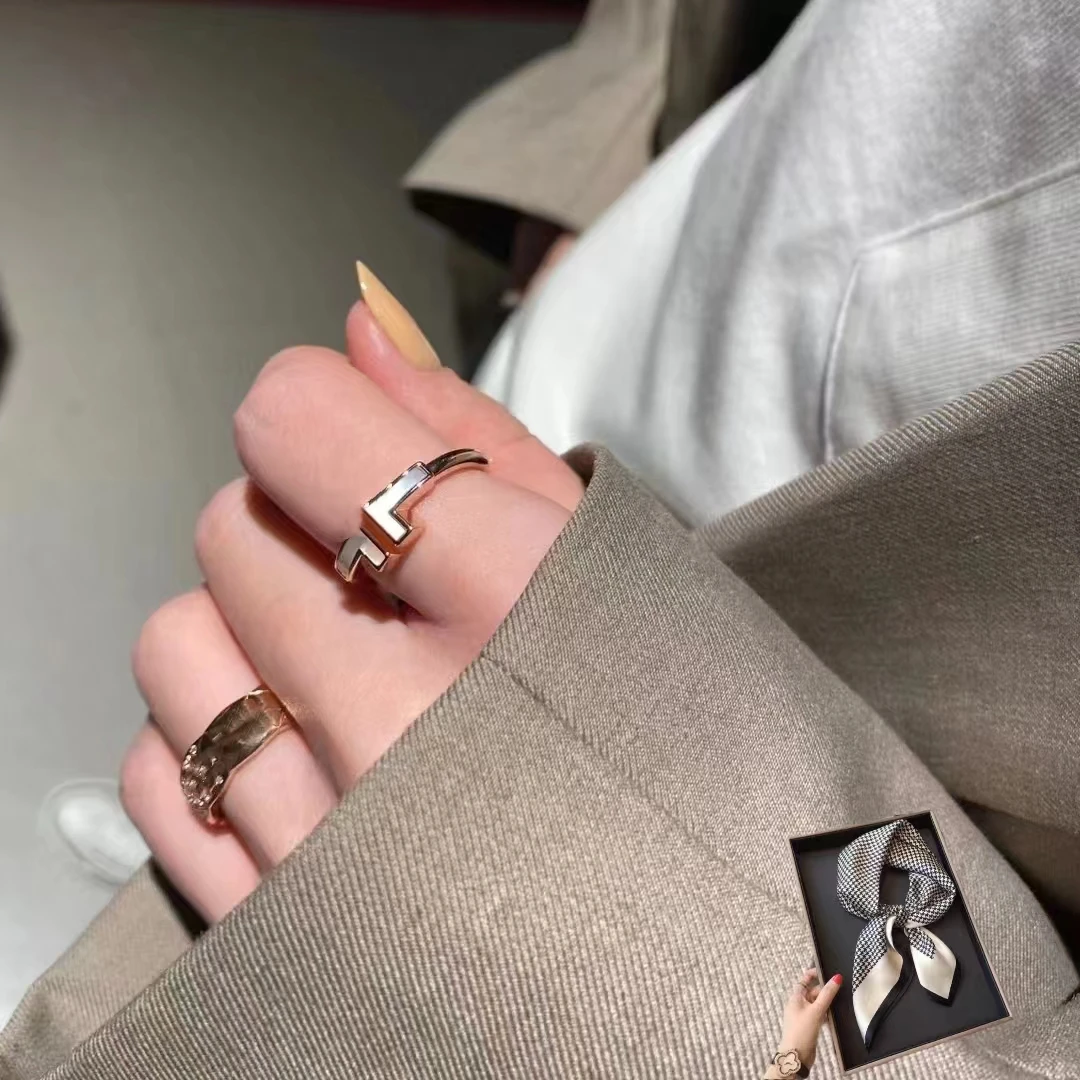 JZ【双T】多款TF 04简约高级质感通勤围巾新店特惠