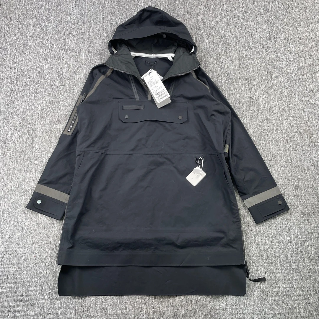 全新未使用  8934/Canada Goose长款连帽反光长款外套S码全新带吊