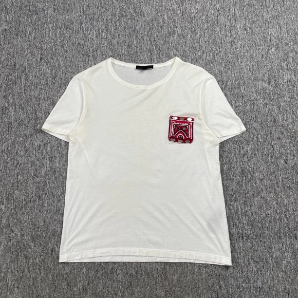 Burberry白色口袋短袖/S码/95新/微瑕/公价3700/6497