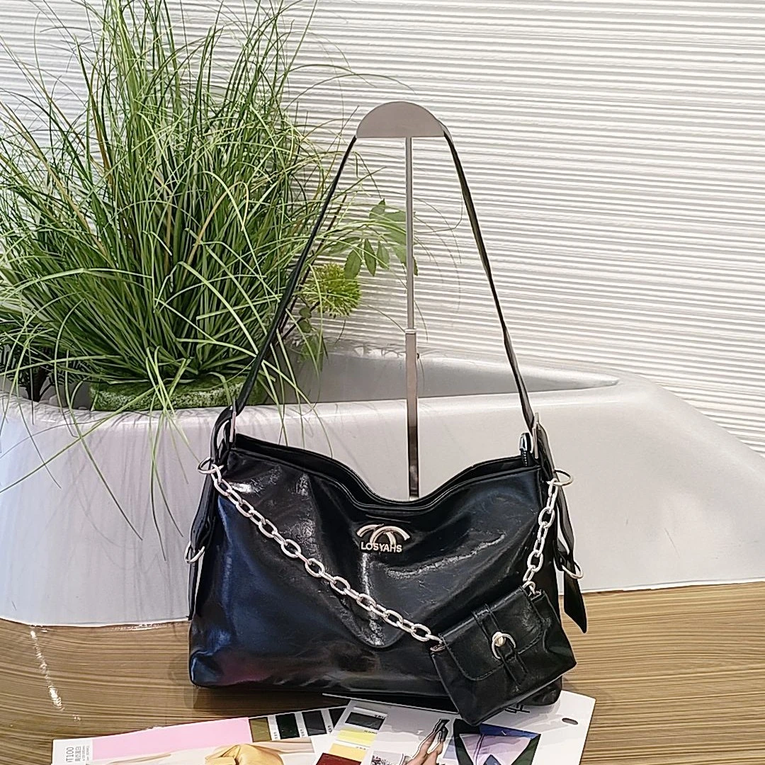 秋季女士链条单肩斜挎包雅丹风格大容量女包全国包邮