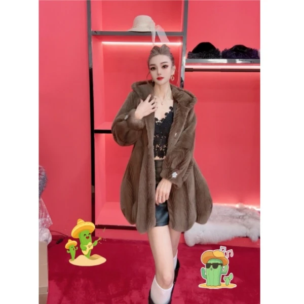 【落落大方】冬季新款洋气显瘦中长款浪尾连帽外套