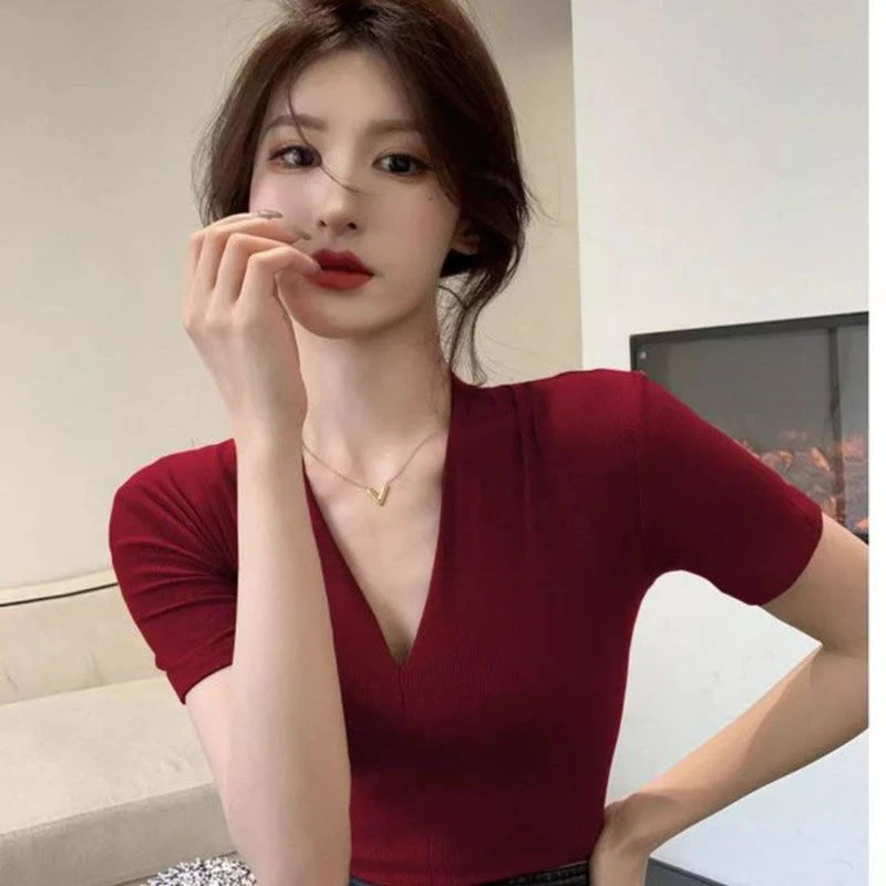 辣妹正肩领正短袖T恤夏季设计修身显瘦新款收腰紧身打底短款上衣