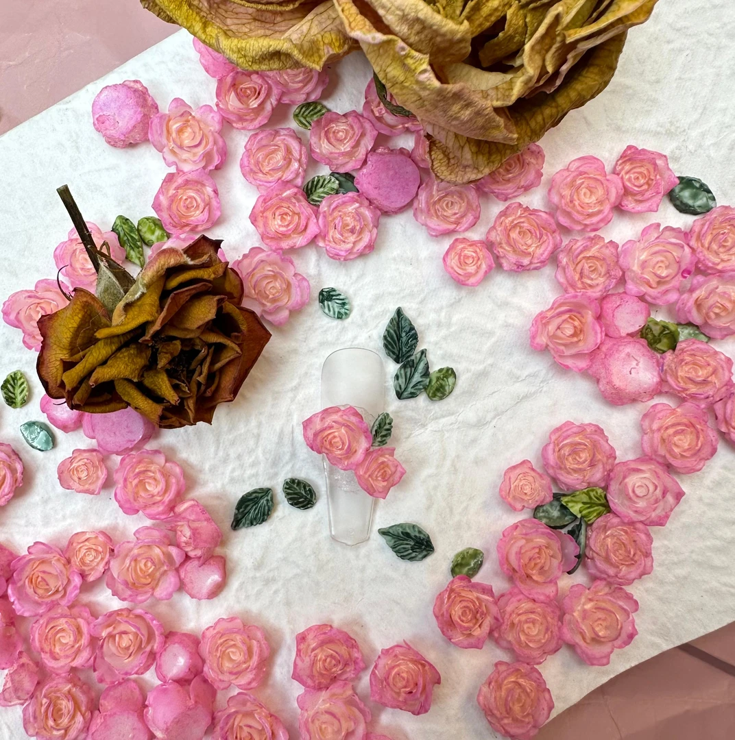 2024仿真雕花美甲配饰diy夜光粉色复古美甲饰品红色黑色手工绿色