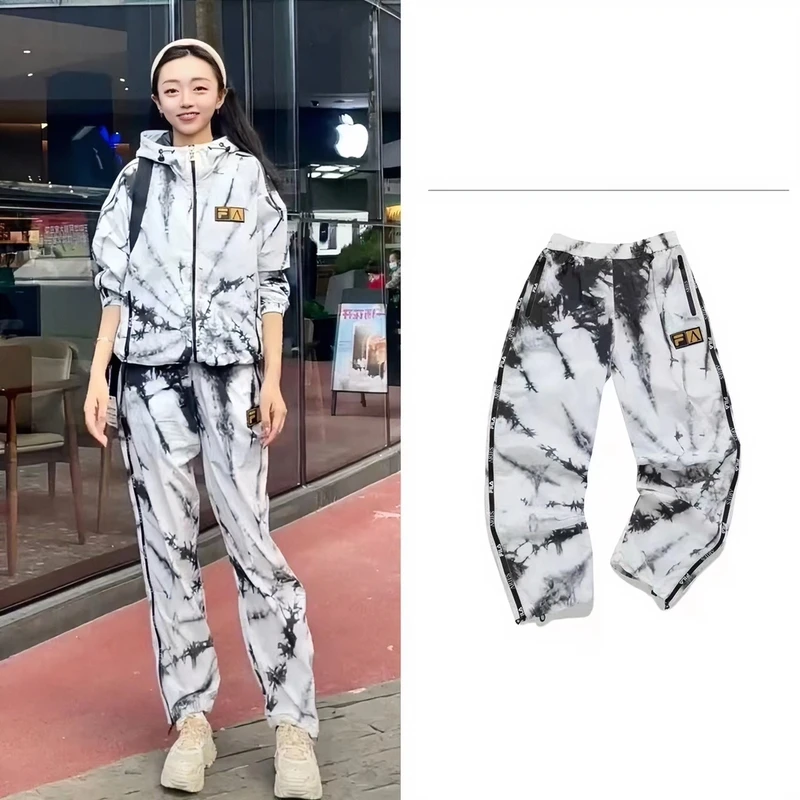 FILA FUSIONAries联名女潮流休闲梭织宽松休闲运动裤T11W218802F