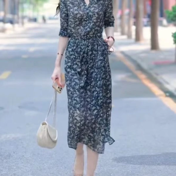 【现货】高级感法式气质碎花连衣裙女2025春季新款收腰显瘦印花裙