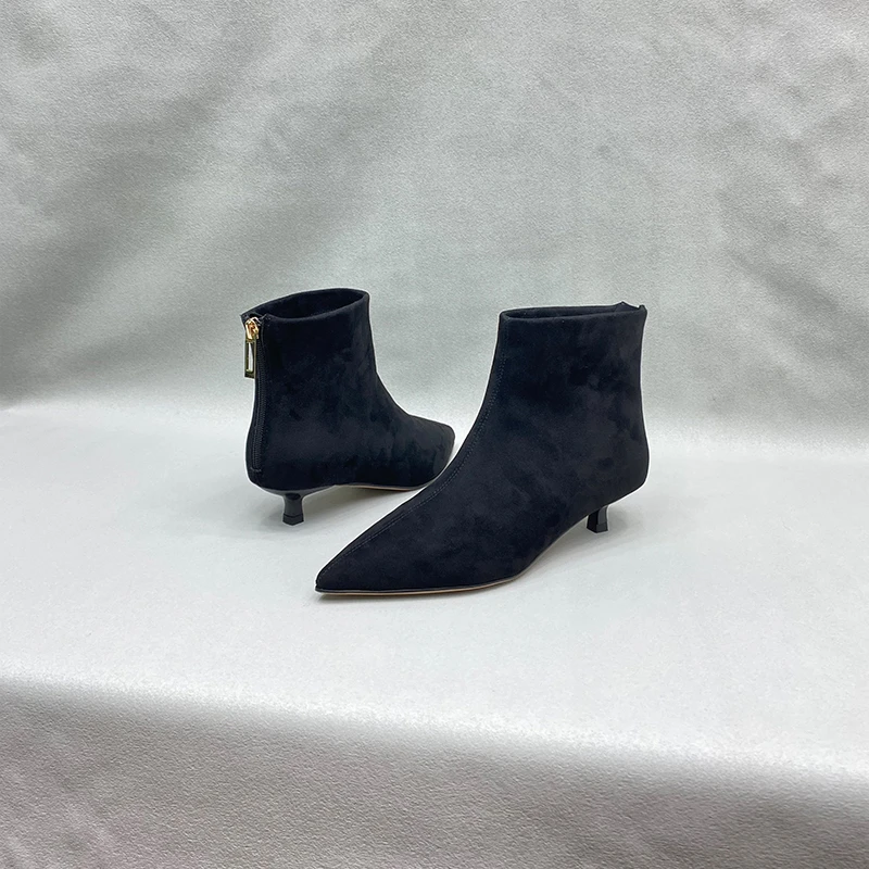 【断码特价】优雅百搭走秀靴尖头靴3.5公分高跟靴短靴时尚-黑色