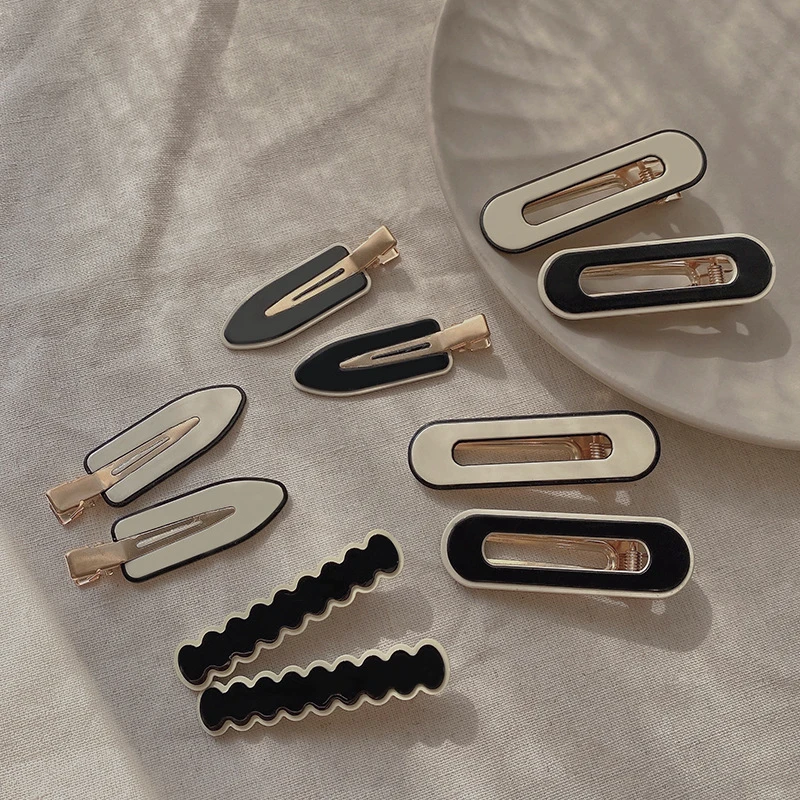 直播间福利款2黑白格纹几何无痕发夹(无备注不发货)