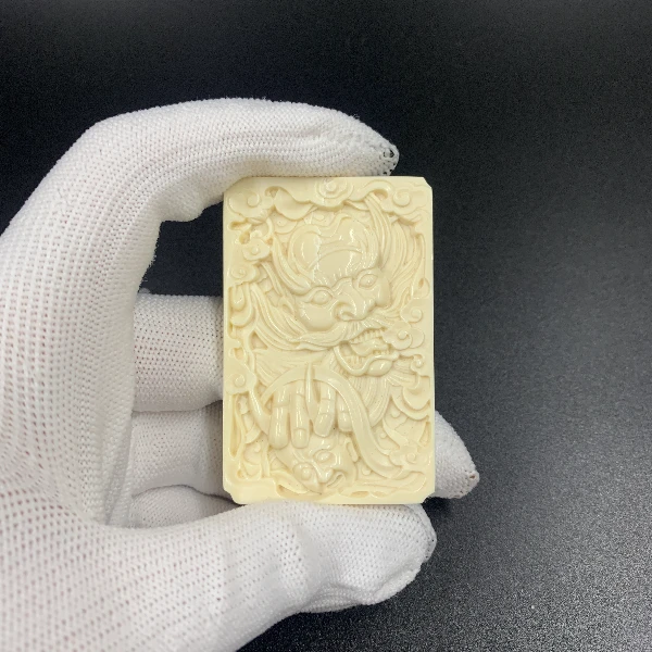 P10014天然猛犸牙雕刻牌 支持鉴定 假一罚四