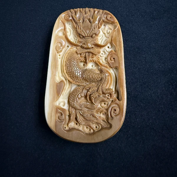 E6091天然猛犸牙雕刻牌 支持鉴定 假一罚四