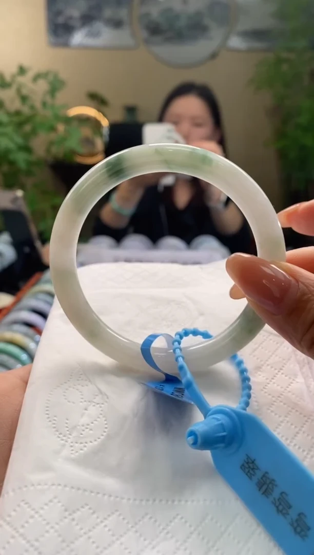 【闪购商品】翡翠手镯未镶嵌翡翠手镯