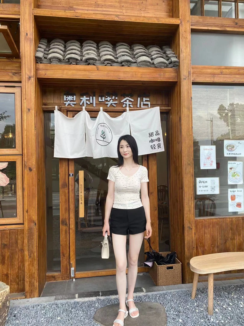 夏季韩系门襟开扣杏色波点T恤纯欲风辣妹风短袖