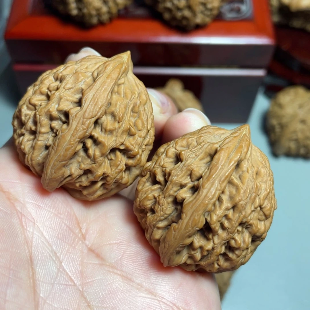 核桃核雕精品麦虎37加