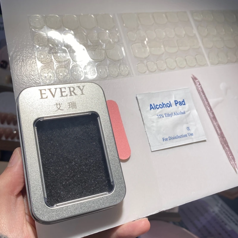 精美铁盒+工具包