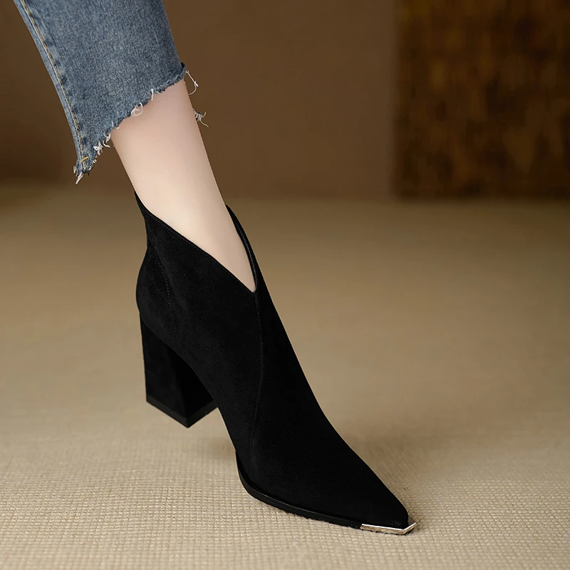 小个子手工女鞋8.5cm~新款舒适粗跟短靴女防踢尖头牛皮高跟时装鞋