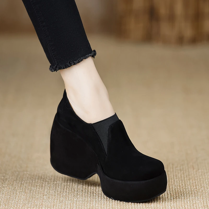 小个子手工女鞋10cm坡跟高跟新款2024单鞋防水台头层羊猄皮黑色女