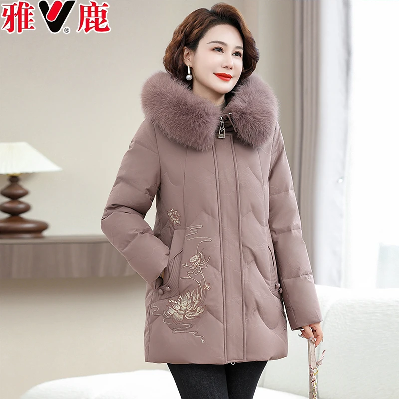 雅鹿妈妈冬装羽绒服洋气高贵2024新款中老年女装气质大码加厚外套