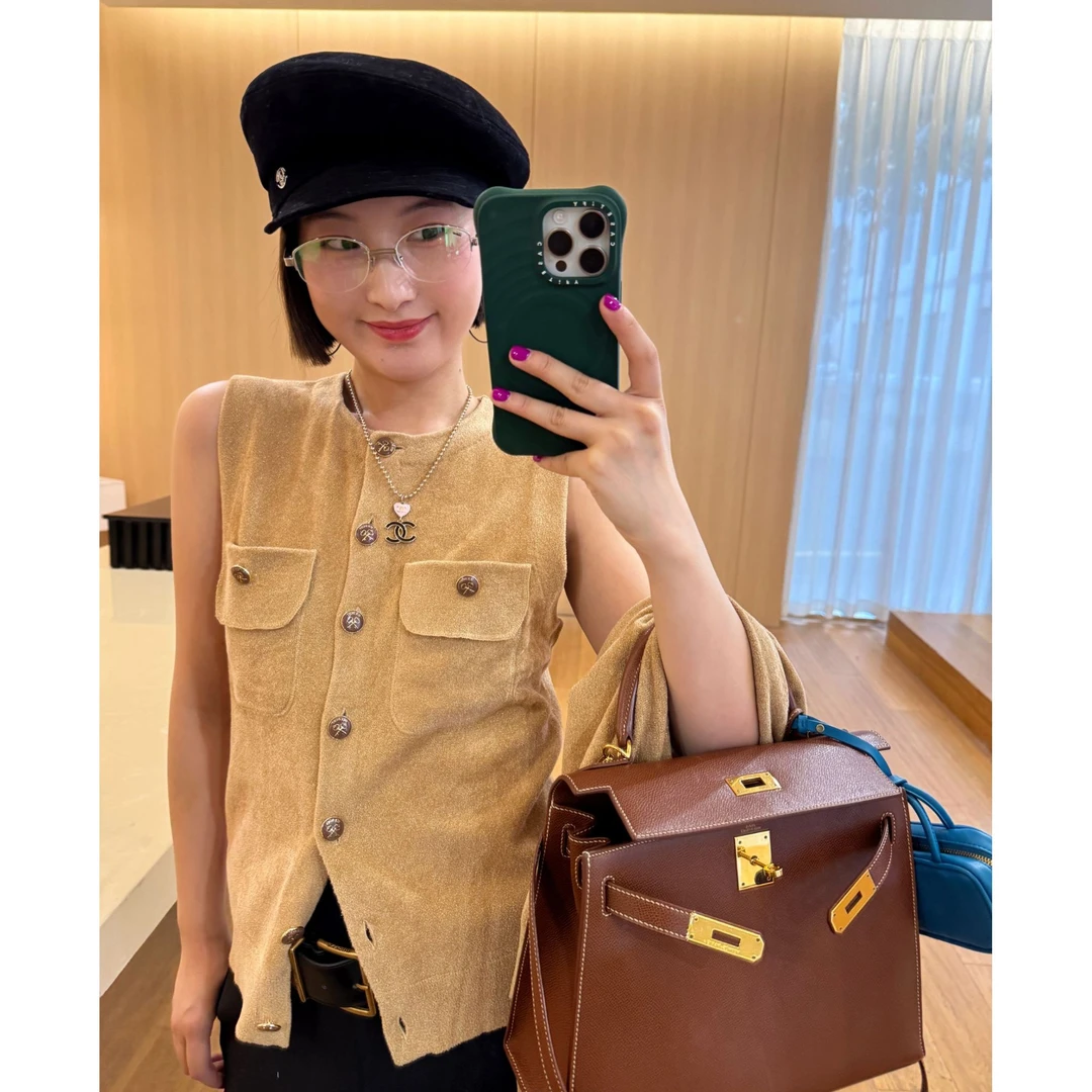 ICE DUST 翻盖口袋圆领针织背心马甲