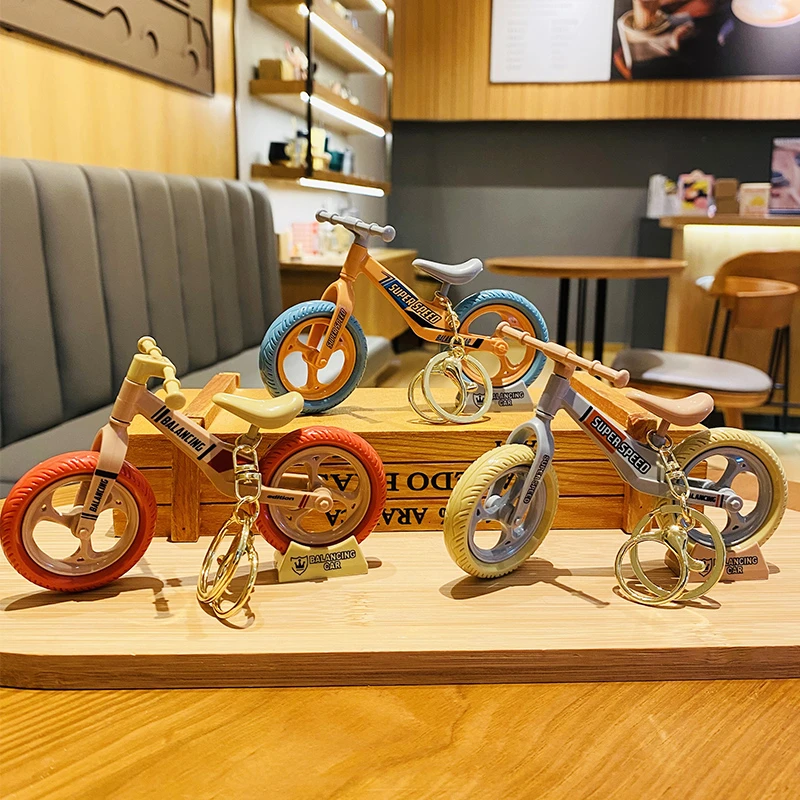创意卡通可活动滑行拼装自行车钥匙扣摆件玩具书包挂件情侣小礼品