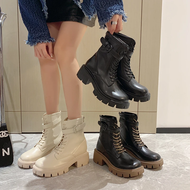 【德歌诗妮】皮带扣后拉链马丁靴女2023年英伦风系带帅气机车短靴