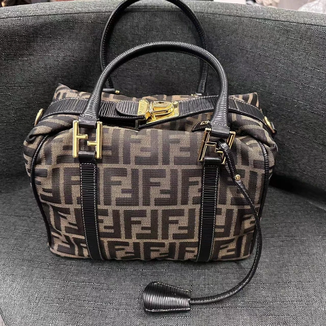 95新 FENDI/芬迪 fendi/饭盒包/231202009/4699