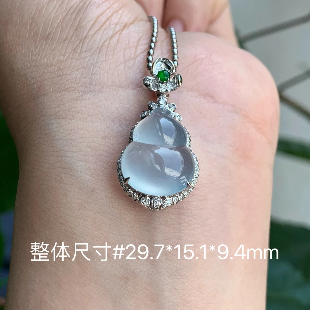 翡翠颈饰18k金镶嵌高冰种起光形体厚实饱满底子干净翡翠葫芦吊坠