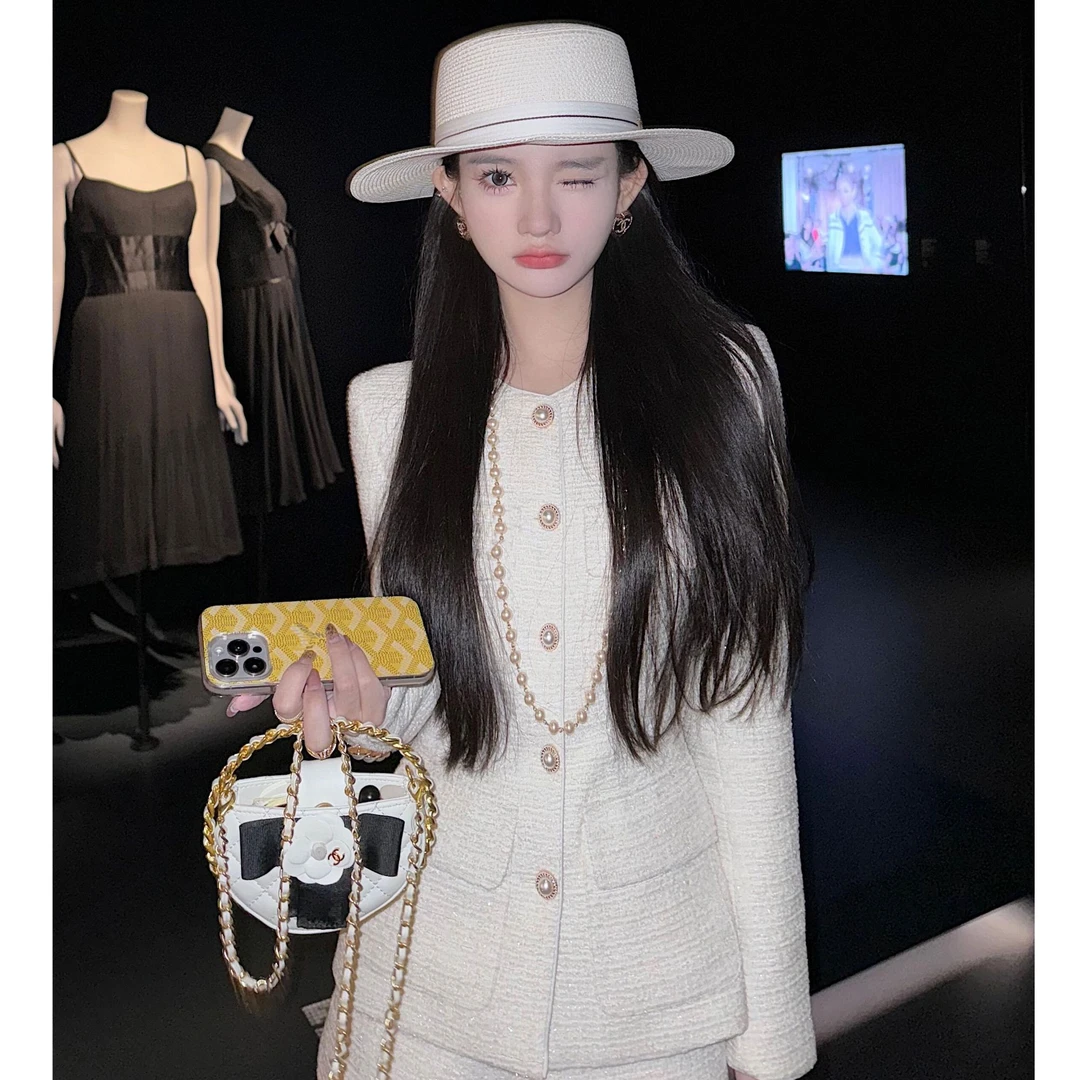 2024秋季新款千金感名媛气质纽扣立体小香风外套配高腰显瘦短裤女