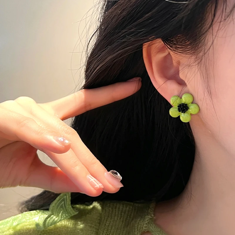 涵宸 铜合金珐琅耳饰 清新夏日牛油果绿色甜美花瓣耳钉百搭时尚
