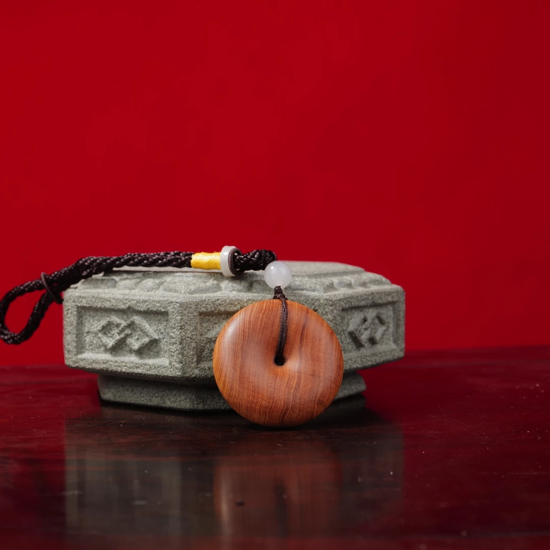 崖柏平安扣带挂绳人工