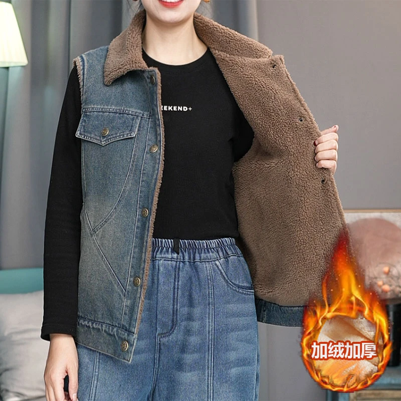 8767加绒加厚翻领牛仔马甲冬季女士外套文艺风复古潮流妈妈装上衣